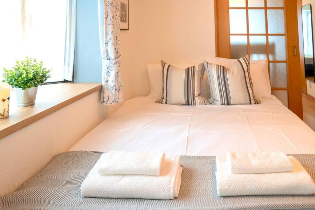 新宿一站5分钟-酒馆购物街-安静品质公寓-直达皇居秋叶原-104 Токио Экстерьер фото